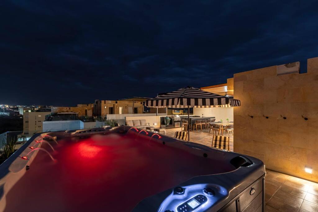 Penthouse With Private Jacuzzi And 4 Bedrooms Apartamento *