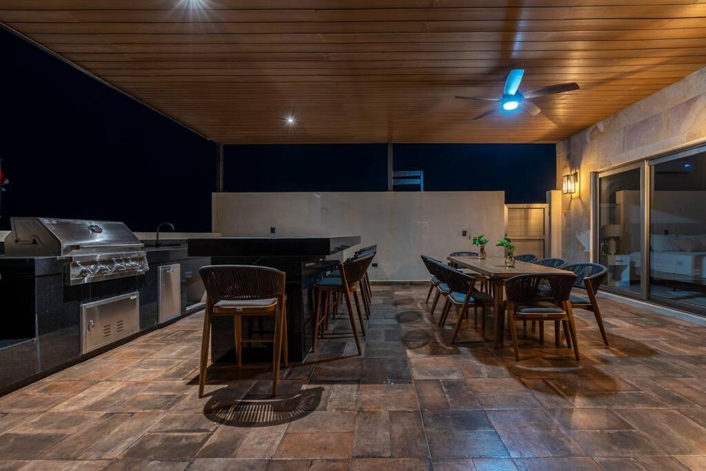 Penthouse With Private Jacuzzi And 4 Bedrooms Apartamento *